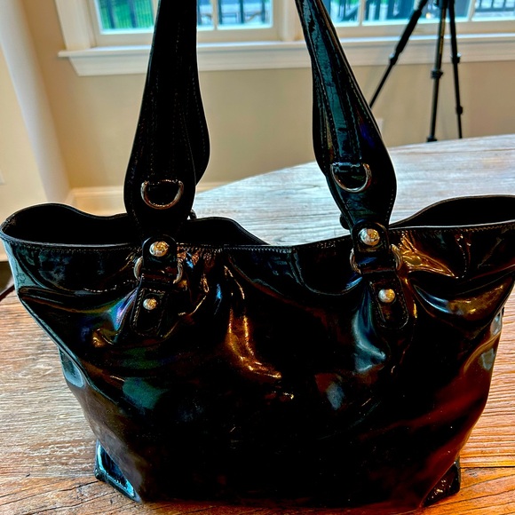 Gucci equestrian black patent leather shoulder back - Picture 3 of 12